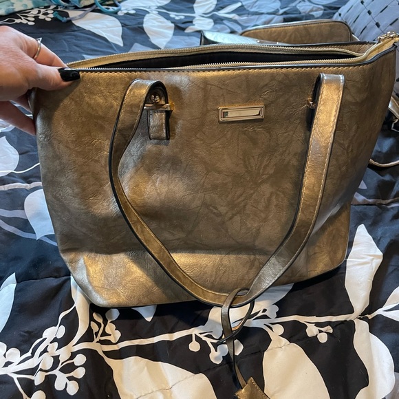 Purse - Picture 3 of 12